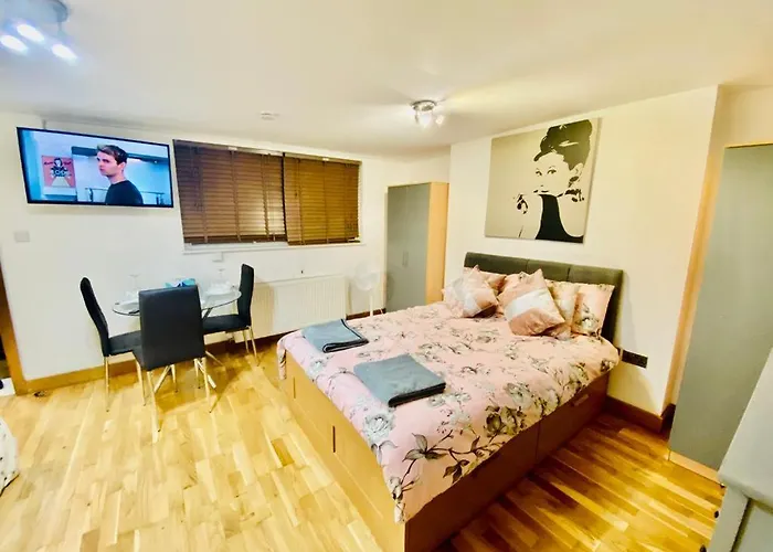 One Bed Apartment In Camden Town In London